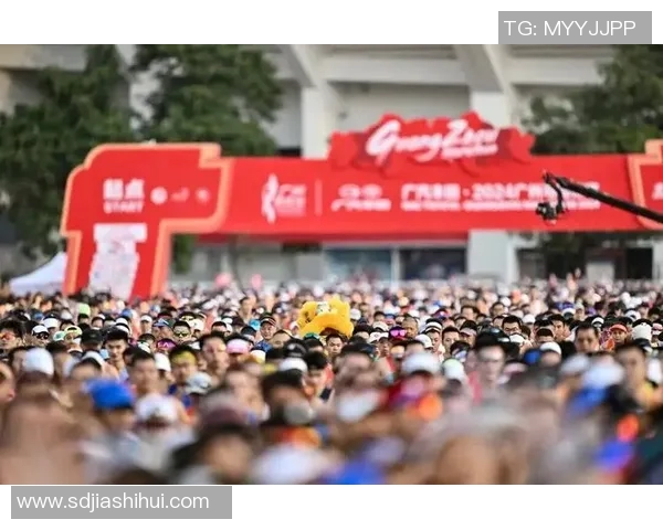 南京攀岩队在运动马拉松大满贯中的默契配合表现精彩纷呈 南京攀岩队在运动马拉松大满贯中的默契配合表现精彩纷呈